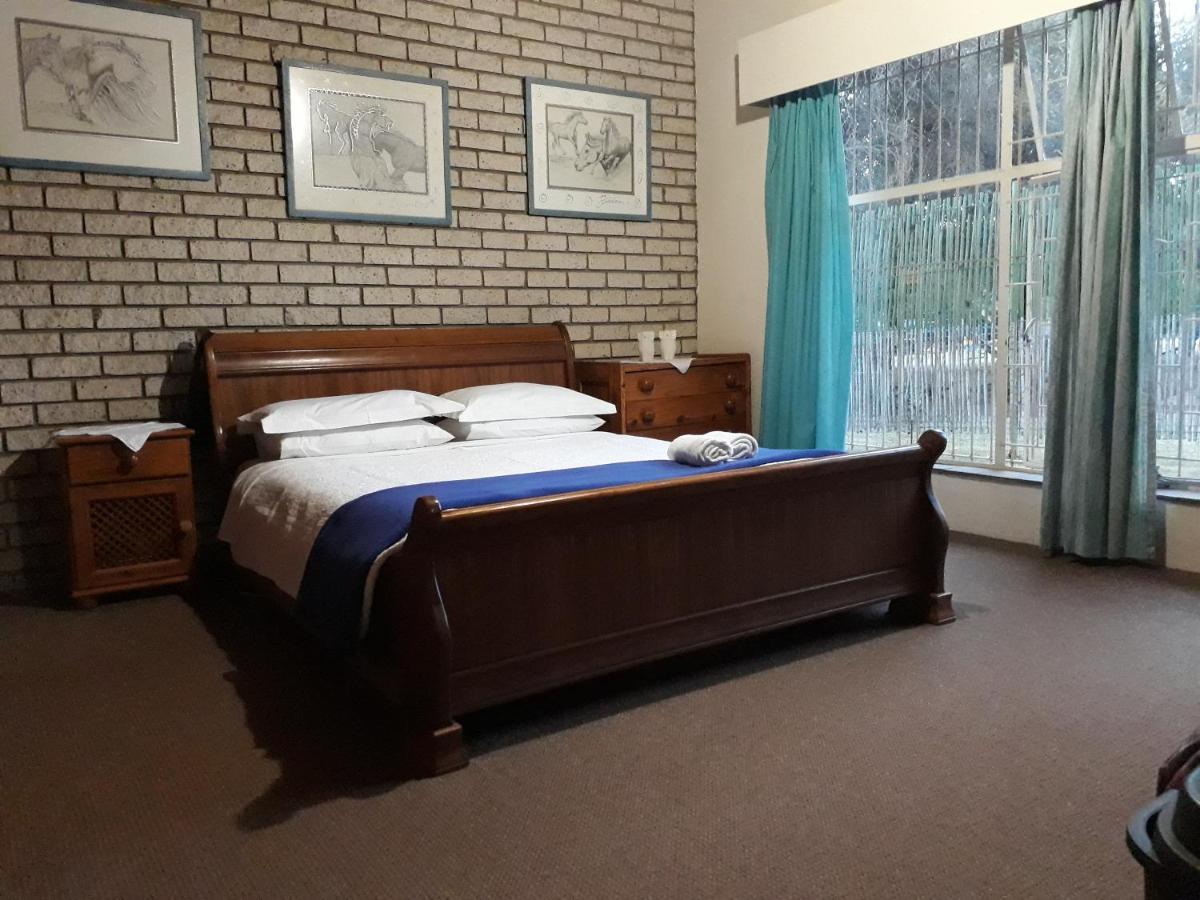 Die Plasie On-Suite Rooms Хартбееспоорт Екстериор снимка